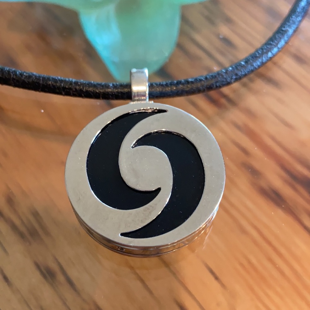 Bvlgari 18k gold and stainless steel spinner necklace